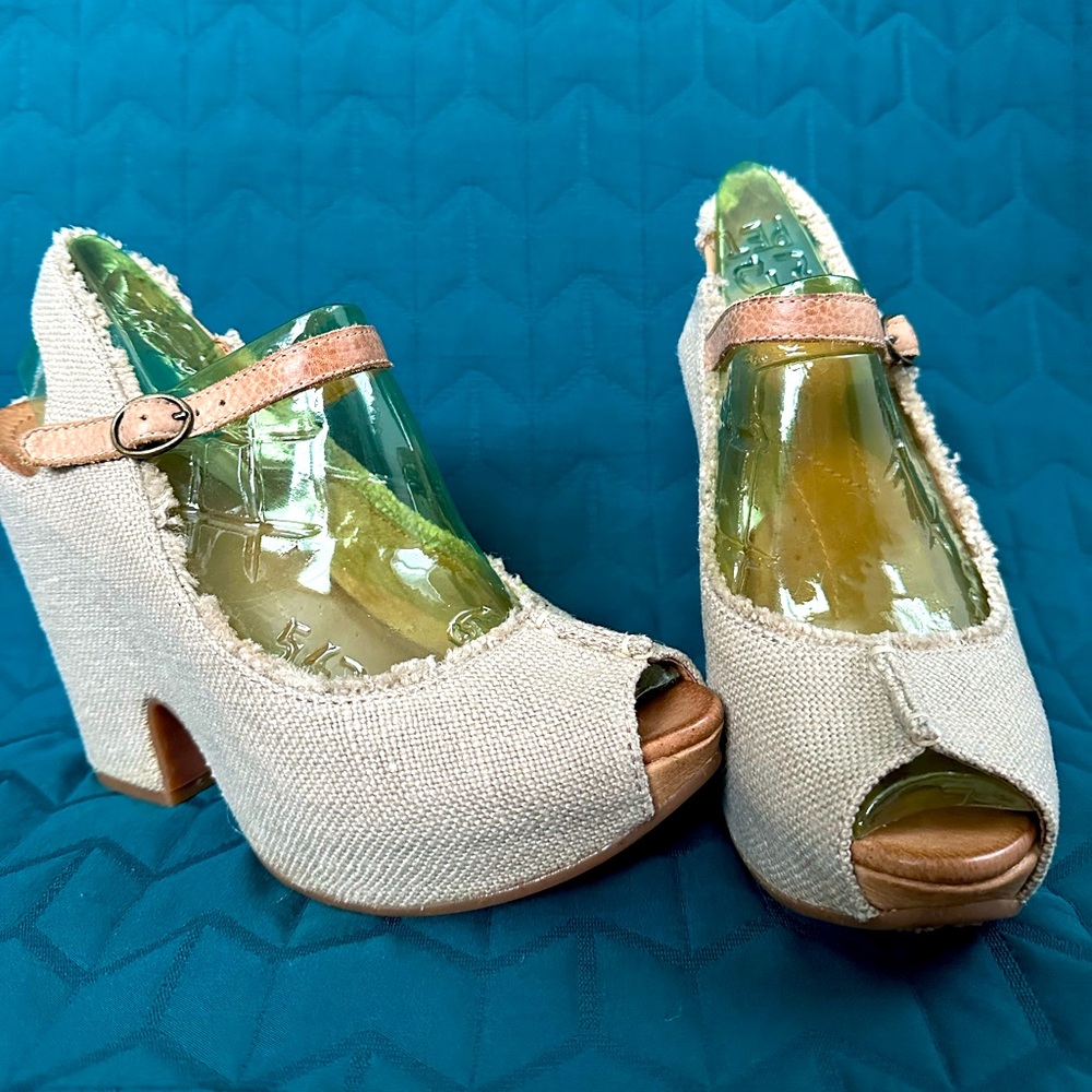 Naya Tan Platform Shoes with peeptoe